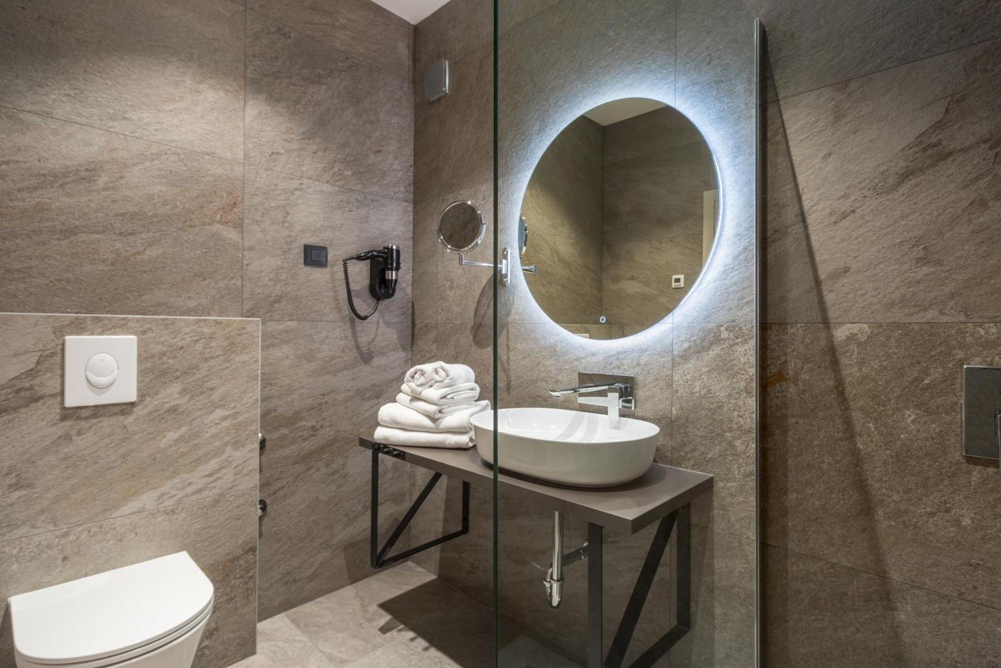 Hotel Squero ロヴィニ エクステリア 写真