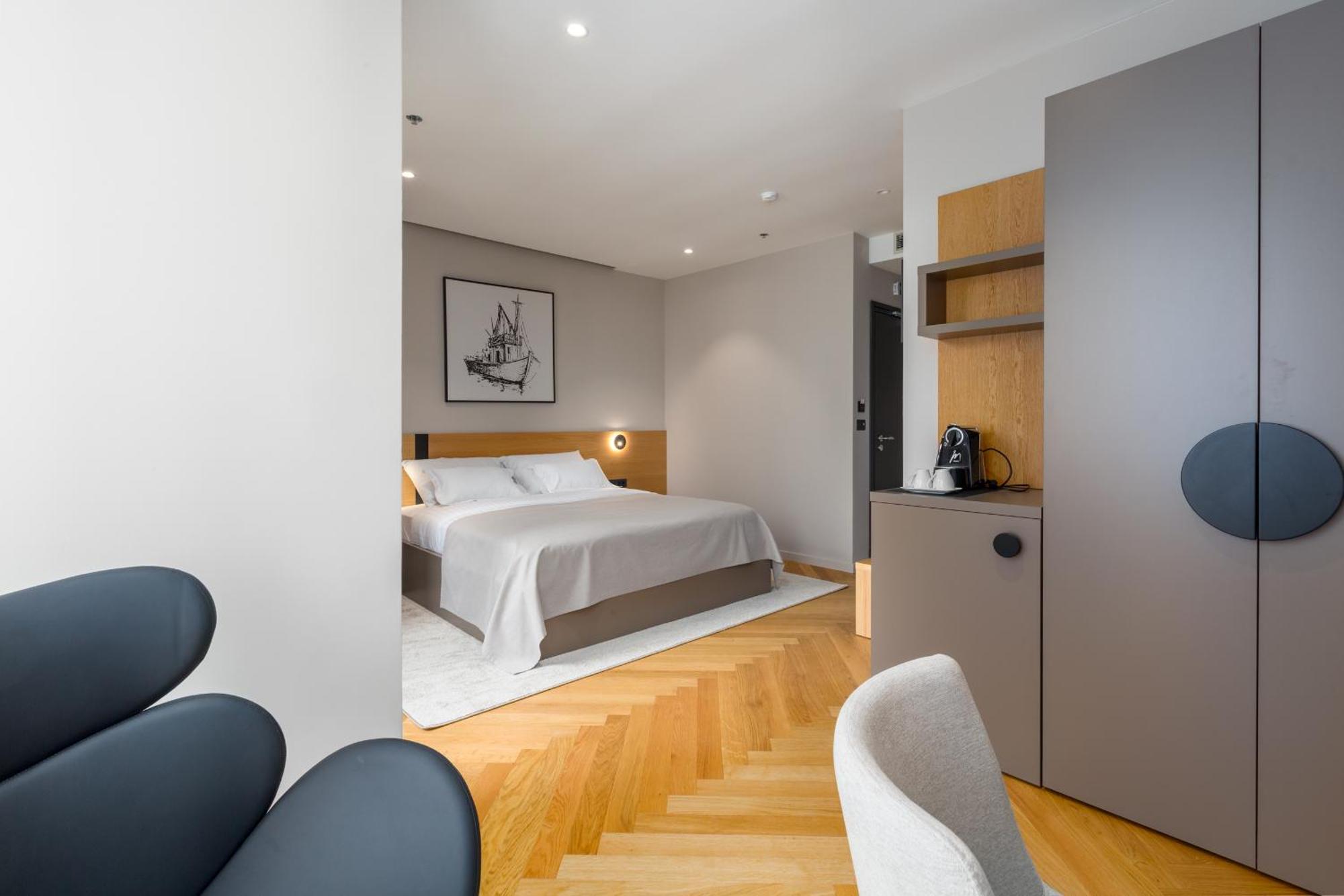 Hotel Squero ロヴィニ エクステリア 写真