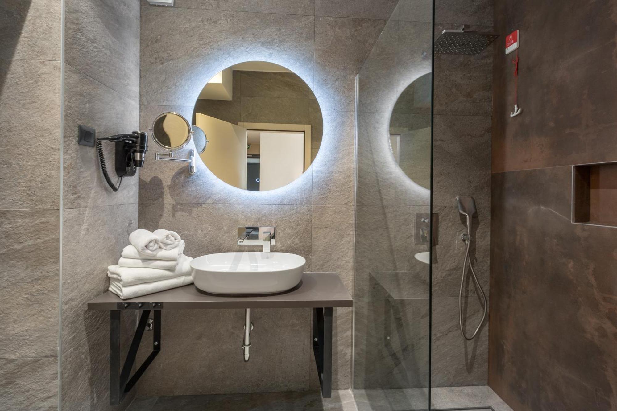 Hotel Squero ロヴィニ エクステリア 写真