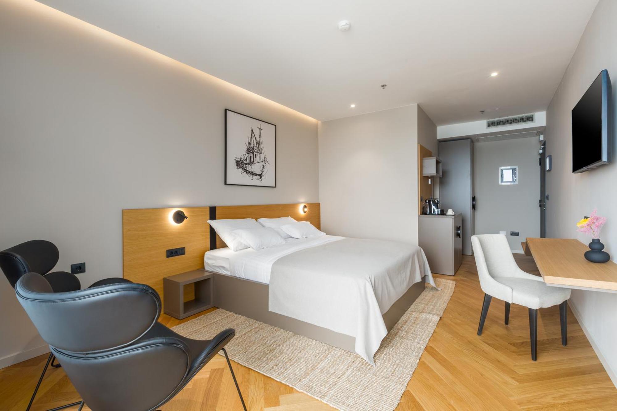 Hotel Squero ロヴィニ エクステリア 写真